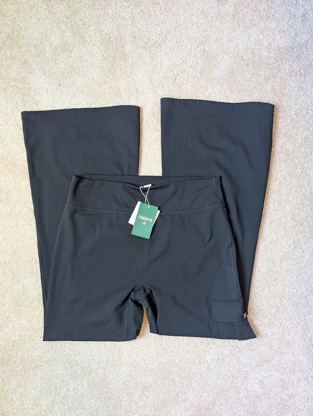NWT Halara Black Daystretch High Waisted Ruched Flare Workout Leggings Pants - Picture 1 of 8
